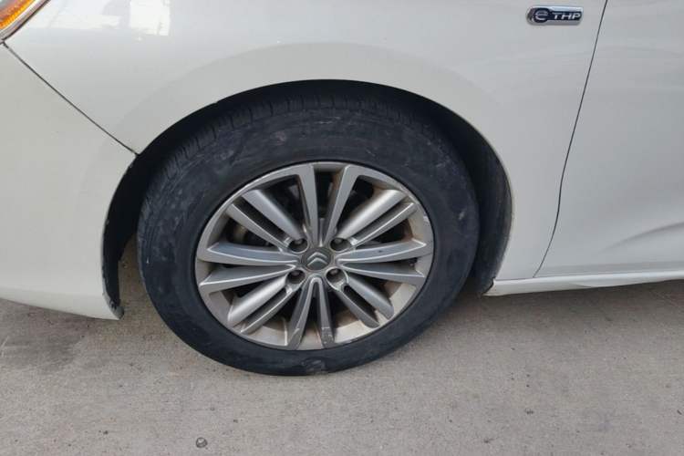 Used Citroen C4L 2015 1.2T Automatic Luxury Edition Left Front Wheel Hub