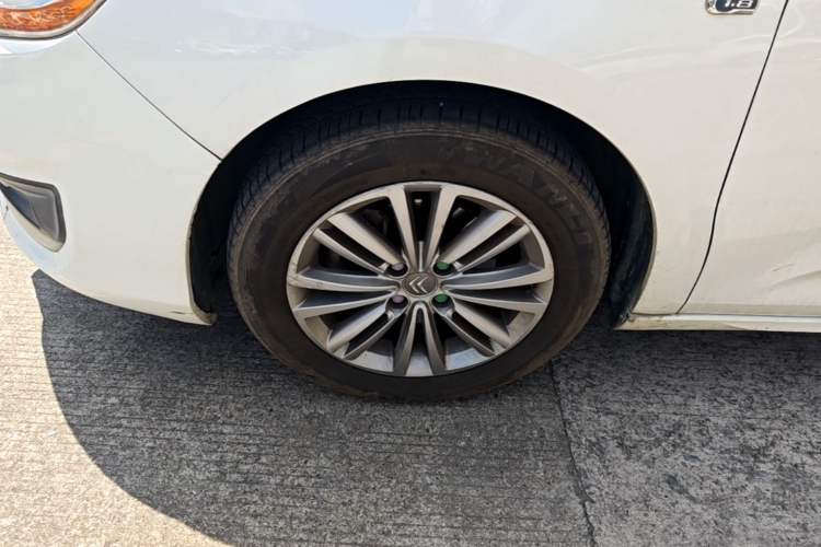 Used Citroen C4L 2015 1.8L Automatic Luxury Edition Left Front Wheel Hub