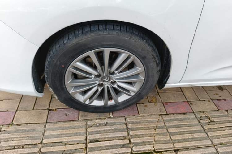 Used Citroen C4L 2015 1.2T Automatic Luxury Edition Left Front Wheel Hub