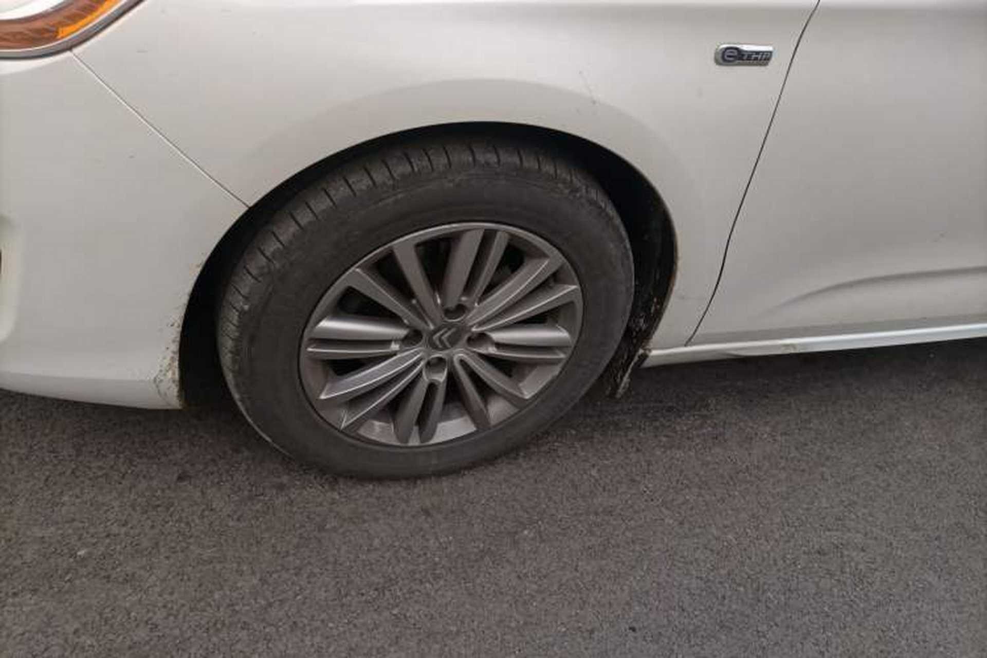 Used Citroen C4L 2015 1.2T Automatic Prestige Edition Left Front Wheel Hub
