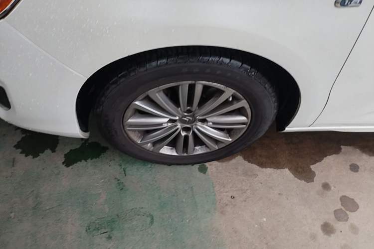 Used Citroen C4L 2015 1.8L Automatic Leading Edition Left Front Wheel Hub