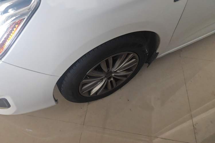 Used Citroen C4L 2015 1.8L Automatic Leading Edition Left Front Wheel Hub