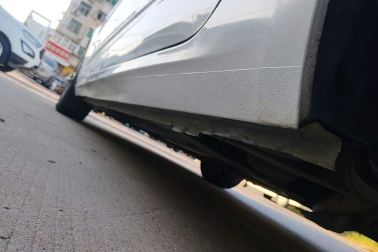 Used Citroen C4L 2015 1.2T Automatic Luxury Edition Left Side Sill