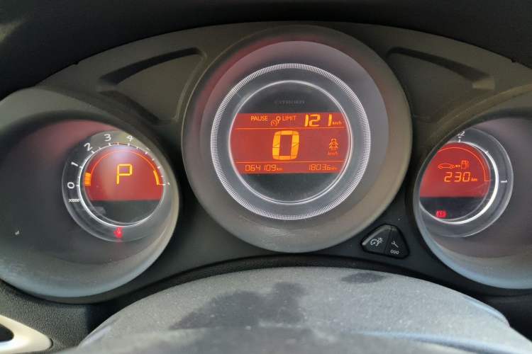 Used Citroen C4L 2015 1.8L Automatic Luxury Edition Odometer Close Up