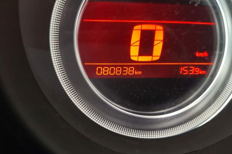 Used Citroen C4L 2015 1.8L Automatic Luxury Edition Odometer Close Up