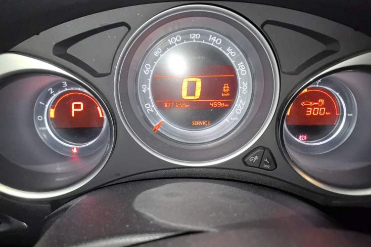 Used Citroen C4L 2015 1.2T Automatic Prestige Edition Odometer Close Up