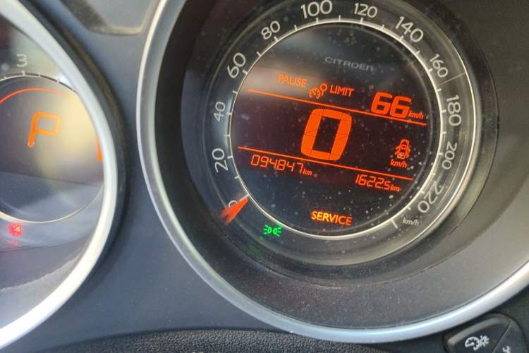Used Citroen C4L 2015 1.8L Automatic Prestige Edition Odometer Close Up