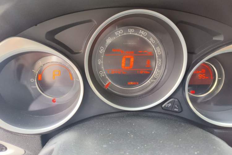 Used Citroen C4L 2015 1.8L Automatic Prestige Edition Odometer Close Up