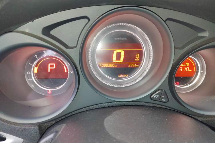 Used Citroen C4L 2015 1.8L Automatic Luxury Edition Odometer Close Up