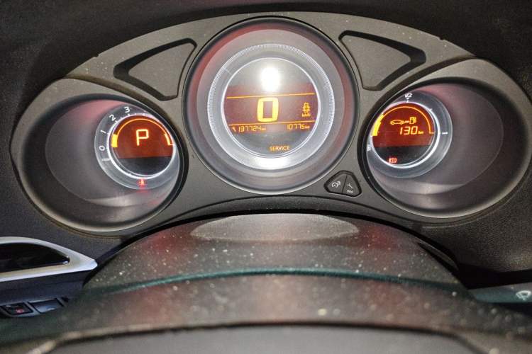Used Citroen C4L 2015 1.8L Automatic Luxury Edition Odometer Close Up