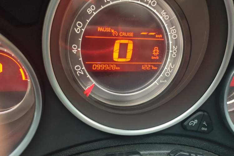 Used Citroen C4L 2015 1.6T Automatic Prestige Edition Odometer Close Up