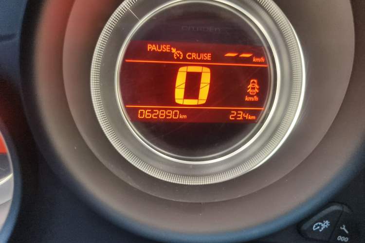 Used Citroen C4L 2015 1.8L Automatic Luxury Edition Odometer Close Up