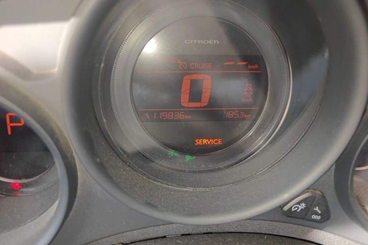 Used Citroen C4L 2015 1.8L Automatic Luxury Edition Odometer Close Up