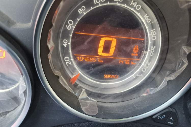 Used Citroen C4L 2015 1.8L Automatic Prestige Edition Odometer Close Up