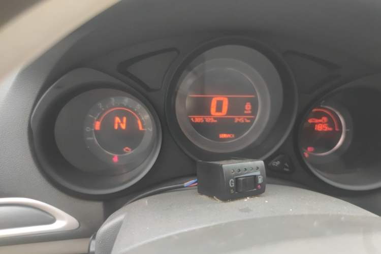 Used Citroen C4L 2015 1.8L Automatic Leading Edition Odometer Close Up