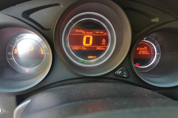 Used Citroen C4L 2015 1.2T Automatic Luxury Edition Odometer Close Up