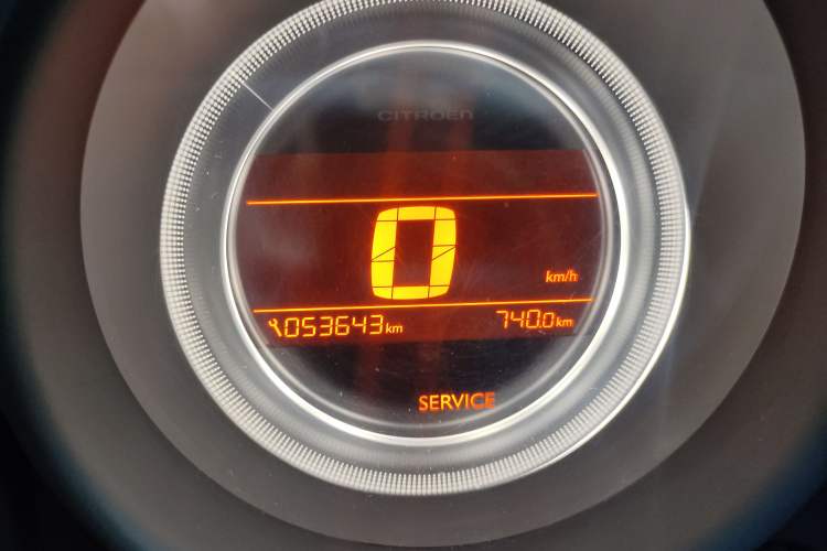 Used Citroen C4L 2015 1.2T Automatic Luxury Edition Odometer Close Up