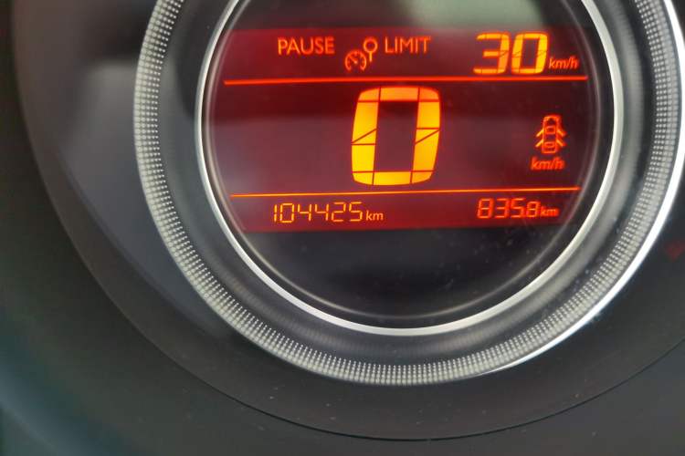 Used Citroen C4L 2015 1.8L Automatic Luxury Edition Odometer Close Up