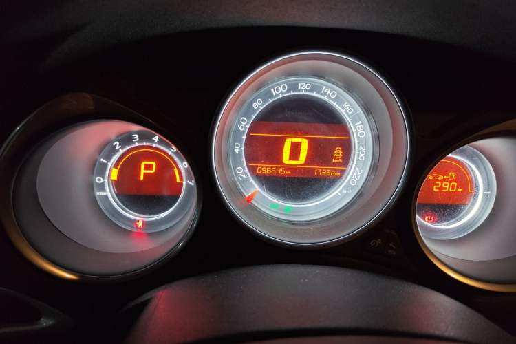 Used Citroen C4L 2015 1.2T Automatic Prestige Edition Odometer Close Up