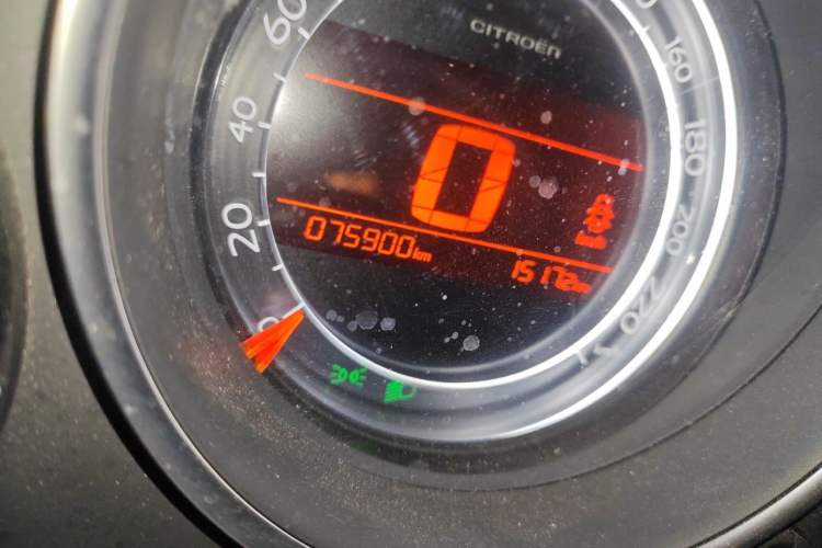 Used Citroen C4L 2015 1.8L Automatic Prestige Edition Odometer Close Up