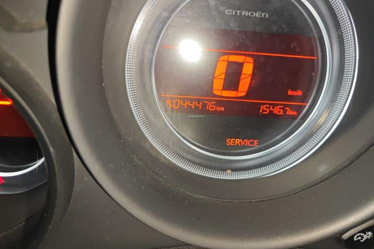 Used Citroen C4L 2015 1.8L Automatic Luxury Edition Odometer Close Up