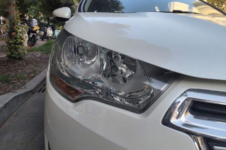 Used Citroen C4L 2015 1.8L Automatic Prestige Edition Right Front Headlight