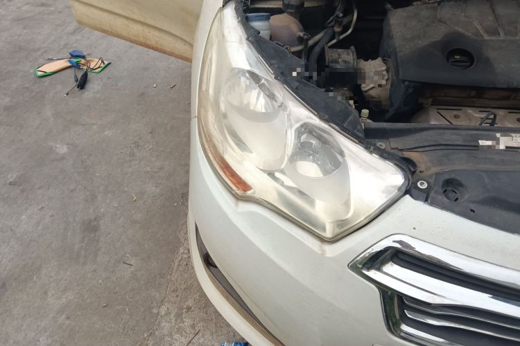 Used Citroen C4L 2015 1.8L Automatic Luxury Edition Right Front Headlight