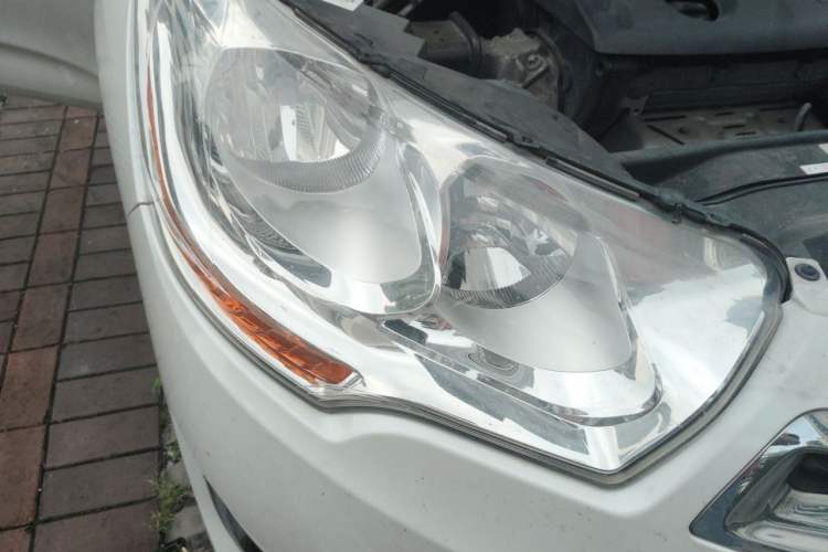 Used Citroen C4L 2015 1.8L Automatic Luxury Edition Right Front Headlight