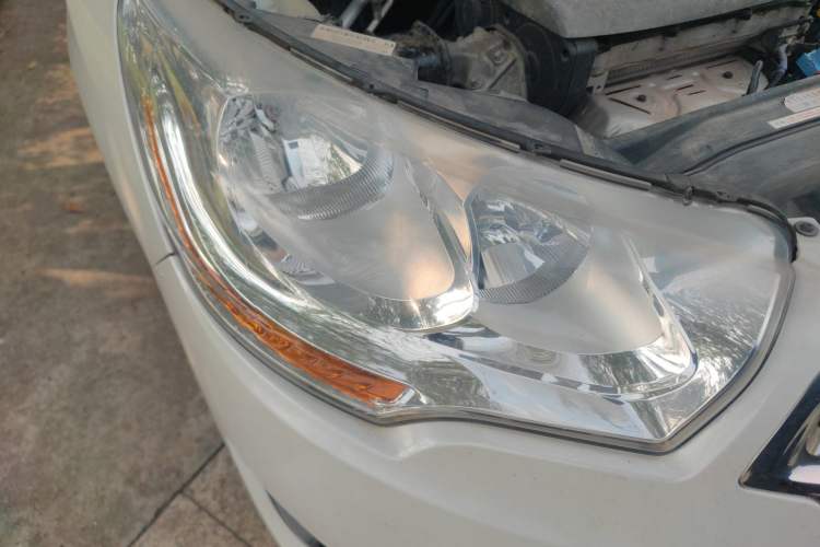 Used Citroen C4L 2015 1.8L Automatic Luxury Edition Right Front Headlight