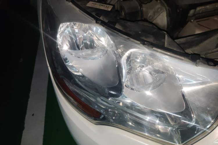 Used Citroen C4L 2015 1.8L Automatic Leading Edition Right Front Headlight