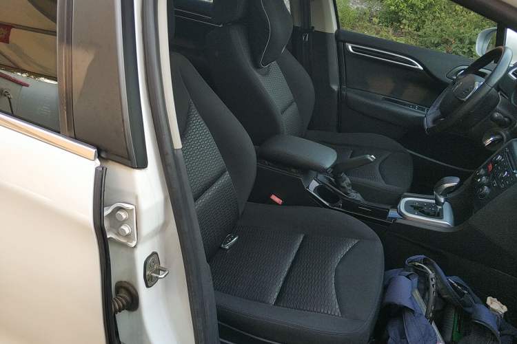 Used Citroen C4L 2015 1.2T Automatic Luxury Edition Right Front Seat