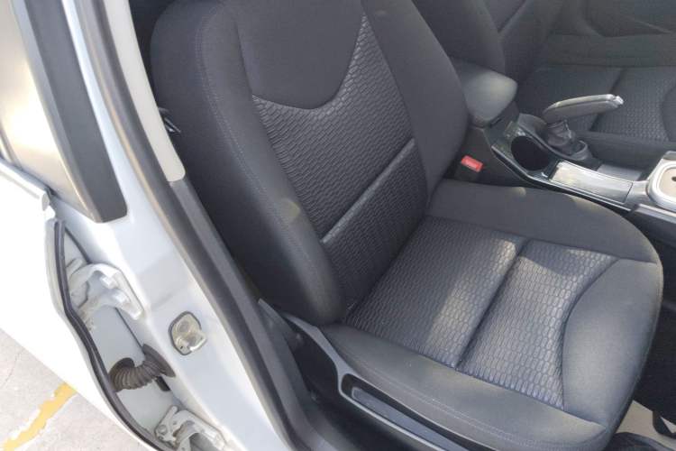 Used Citroen C4L 2015 1.2T Automatic Luxury Edition Right Front Seat
