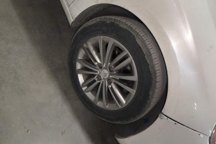 Used Citroen C4L 2015 1.2T Automatic Luxury Edition Right Front Wheel Hub