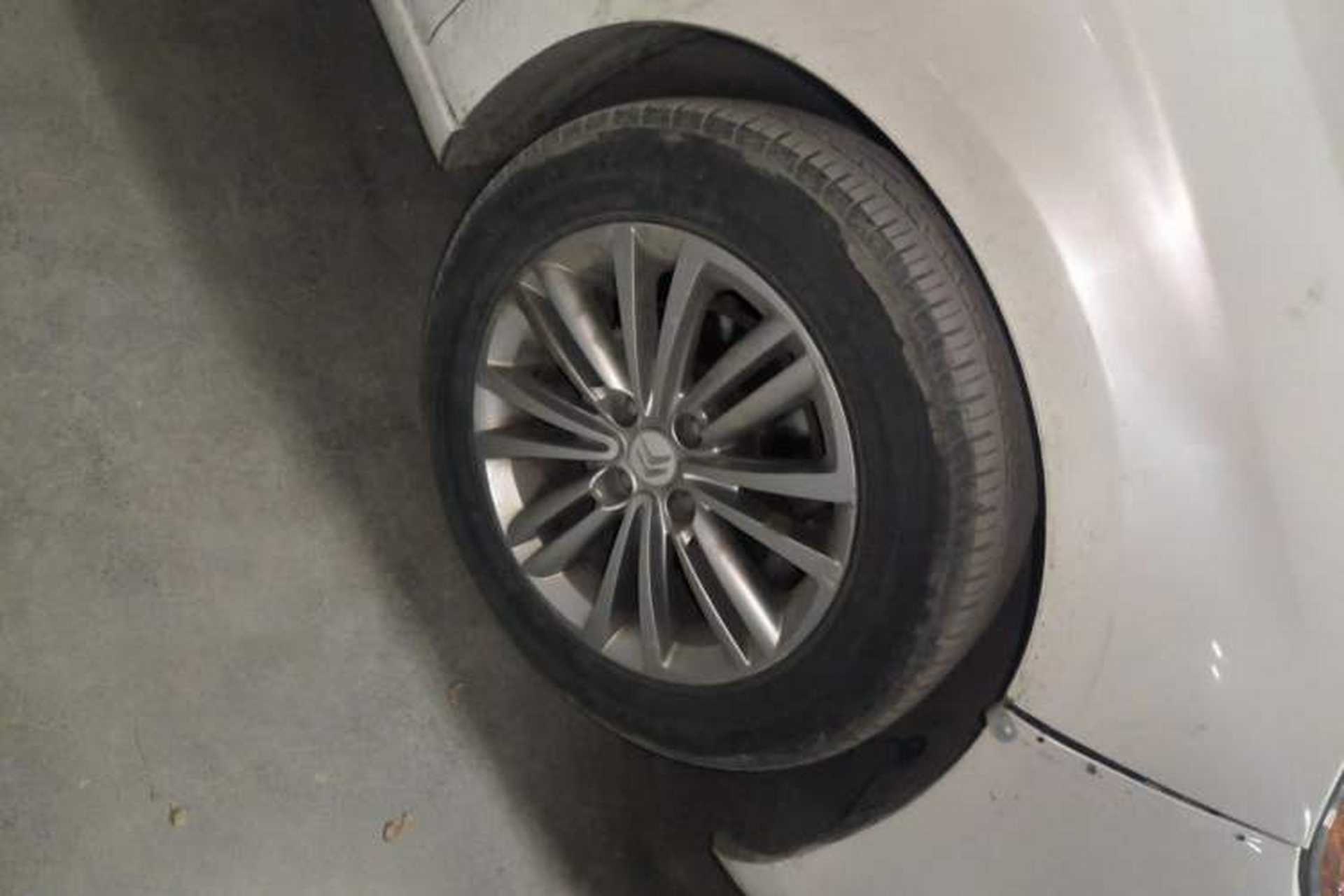 Used Citroen C4L 2015 1.2T Automatic Luxury Edition Right Front Wheel Hub