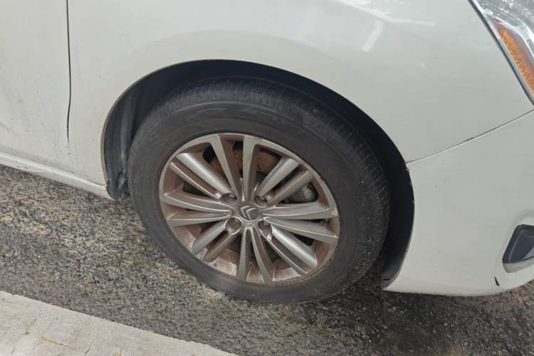 Used Citroen C4L 2015 1.8L Automatic Luxury Edition Right Front Wheel Hub