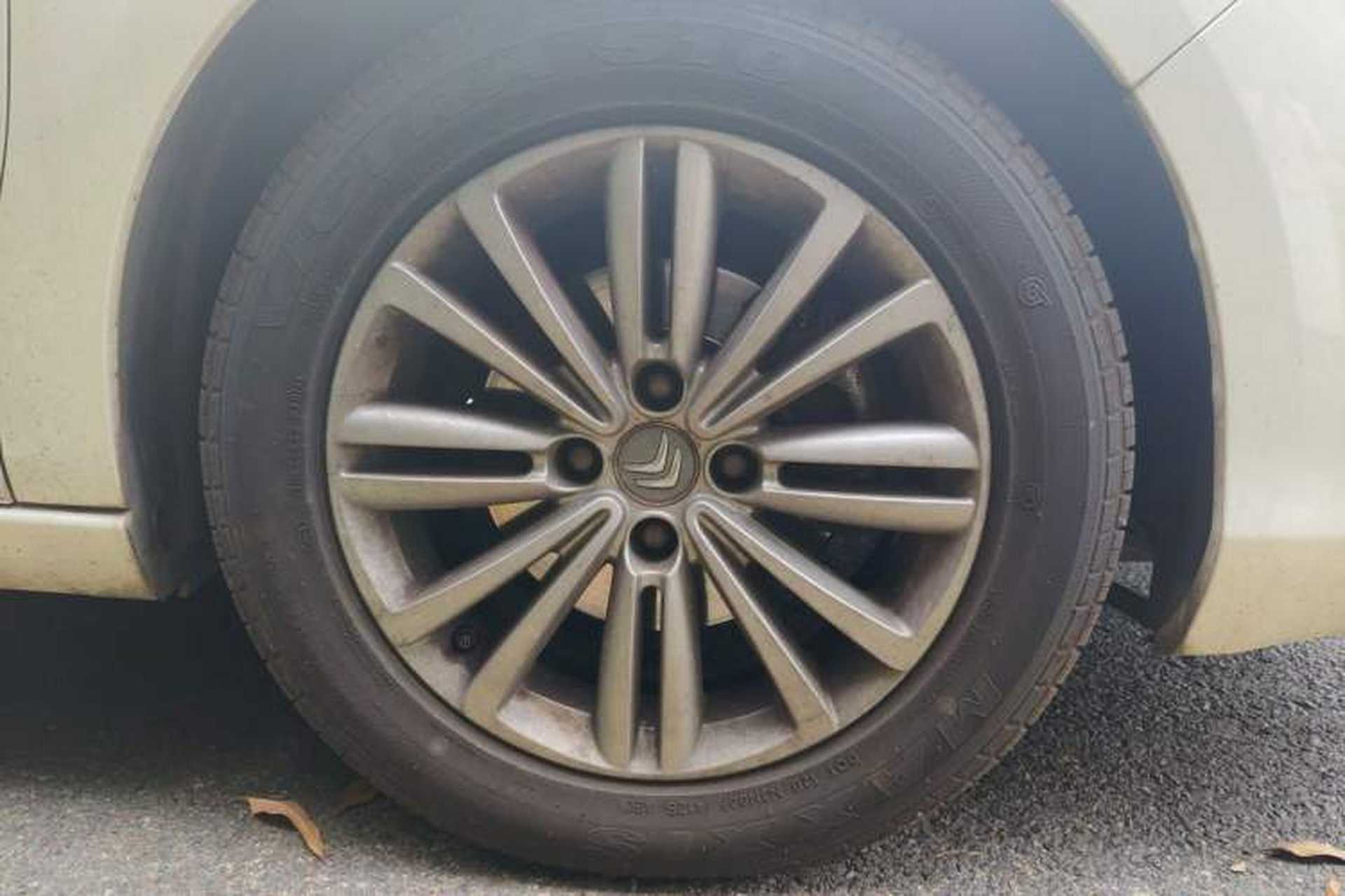 Used Citroen C4L 2015 1.8L Automatic Luxury Edition Right Front Wheel Hub