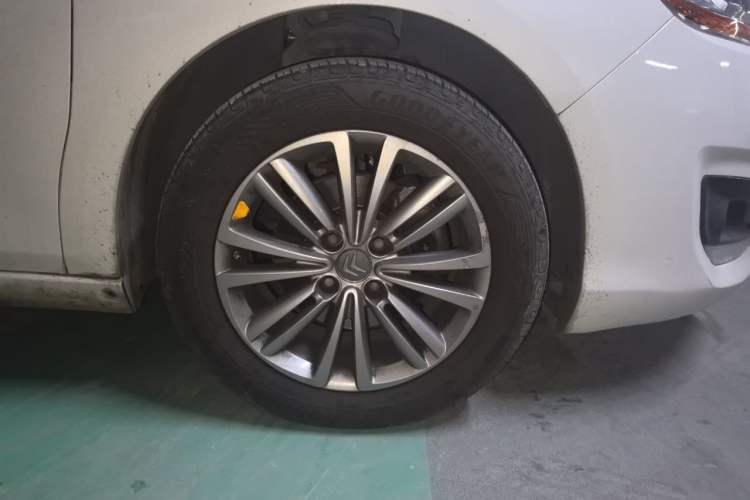 Used Citroen C4L 2015 1.2T Automatic Prestige Edition Right Front Wheel Hub