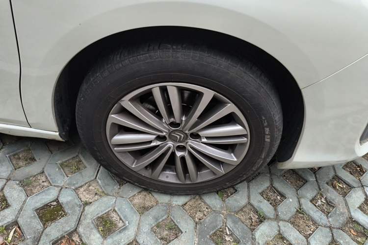 Used Citroen C4L 2015 1.8L Automatic Luxury Edition Right Front Wheel Hub