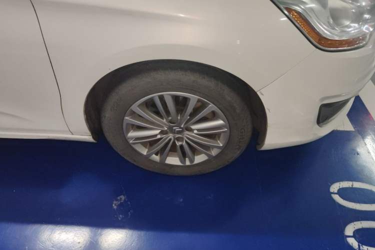 Used Citroen C4L 2015 1.8L Automatic Prestige Edition Right Front Wheel Hub