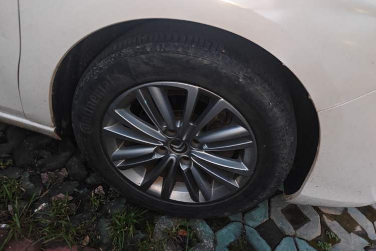 Used Citroen C4L 2015 1.8L Automatic Prestige Edition Right Front Wheel Hub