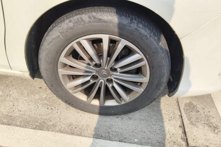 Used Citroen C4L 2015 1.8L Automatic Luxury Edition Right Front Wheel Hub