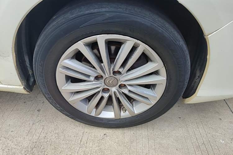 Used Citroen C4L 2015 1.2T Automatic Prestige Edition Right Front Wheel Hub