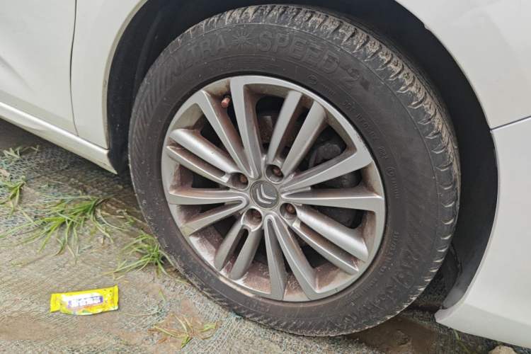 Used Citroen C4L 2015 1.8L Automatic Luxury Edition Right Front Wheel Hub