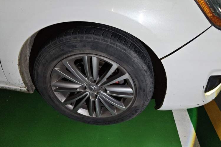 Used Citroen C4L 2015 1.8L Automatic Luxury Edition Right Front Wheel Hub