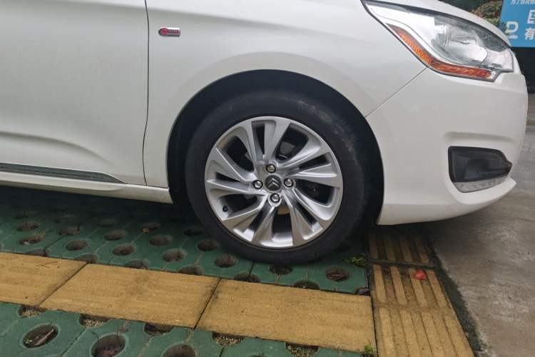 Used Citroen C4L 2015 1.6T Automatic Prestige Edition Right Front Wheel Hub