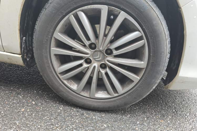 Used Citroen C4L 2015 1.8L Automatic Luxury Edition Right Front Wheel Hub