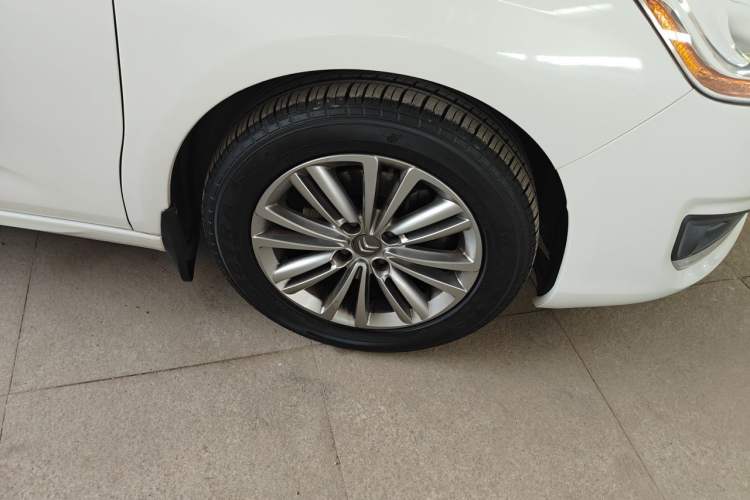 Used Citroen C4L 2015 1.2T Automatic Luxury Edition Right Front Wheel Hub