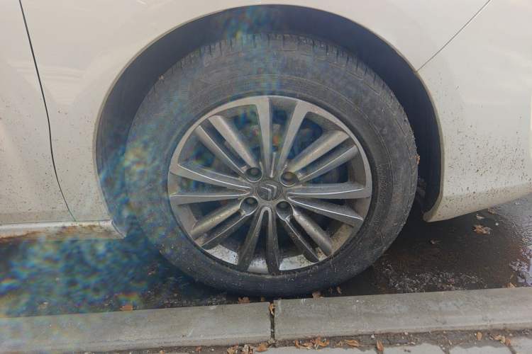 Used Citroen C4L 2015 1.8L Automatic Luxury Edition Right Front Wheel Hub