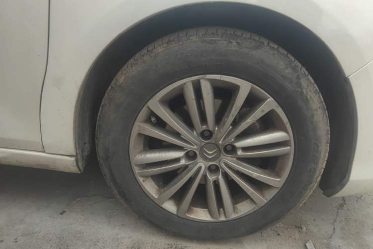 Used Citroen C4L 2015 1.8L Automatic Leading Edition Right Front Wheel Hub