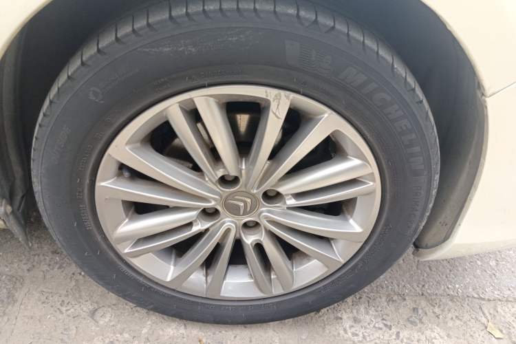 Used Citroen C4L 2015 1.8L Automatic Luxury Edition Right Front Wheel Hub